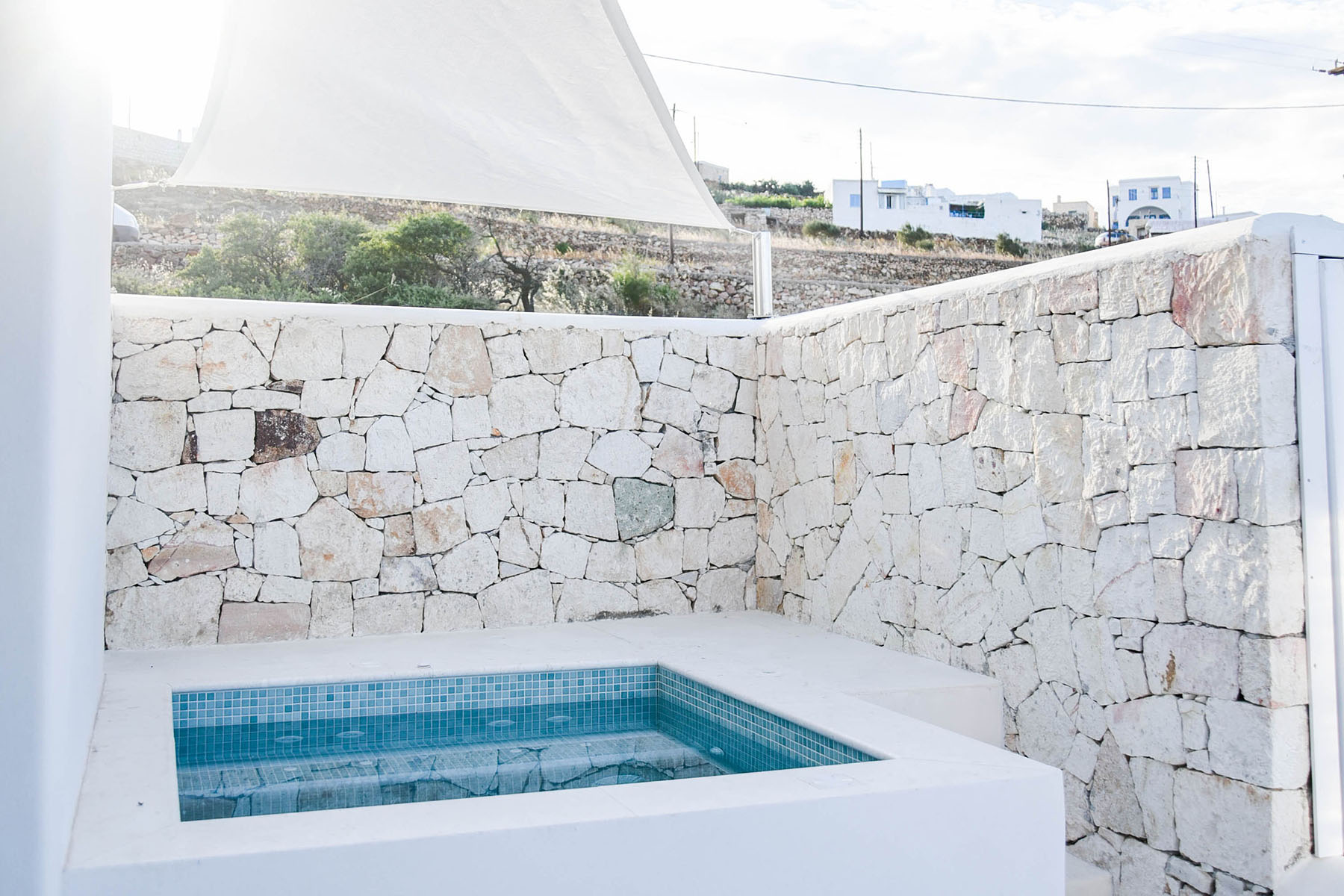 Kimolos Hotels | Anemolethe Suites Hotel | Kimolos, Greece